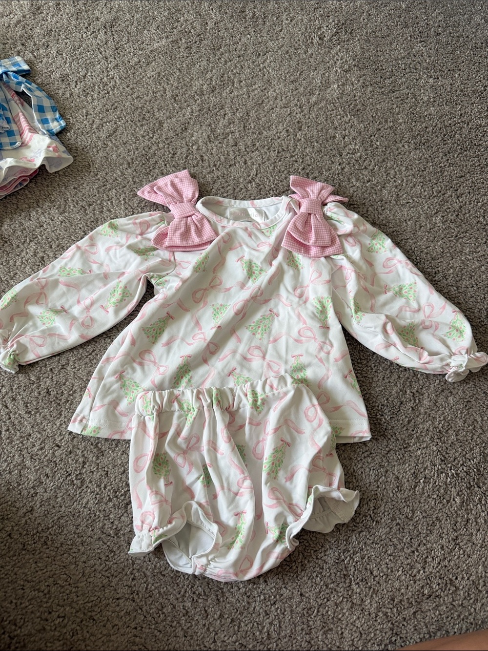 Cecil and Lou Pink Christmas and Bow Set